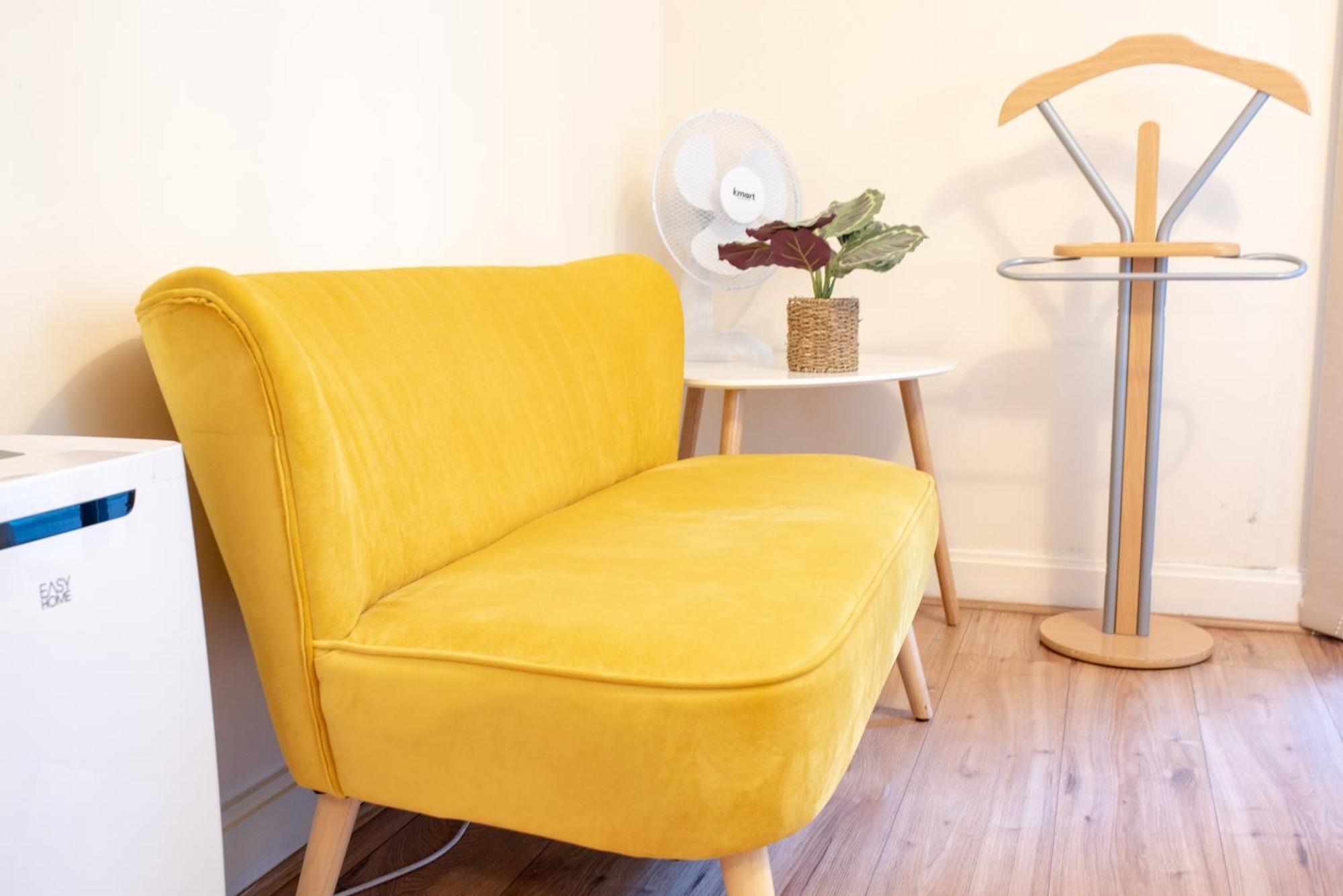 Spacious 1 Bed Apartment With Workspace, Coffee & Free Secure Parking Бирмингам Екстериор снимка